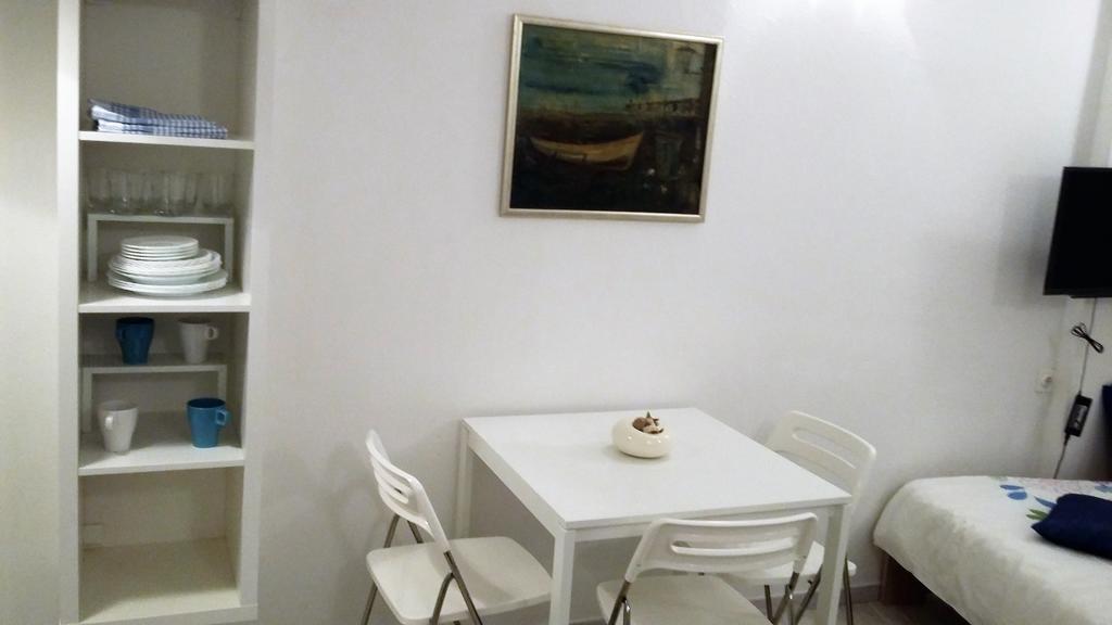Apartma Mery ไพราน ภายนอก รูปภาพ